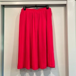 Hot pink pleated midi skirt. Banana Republic.
